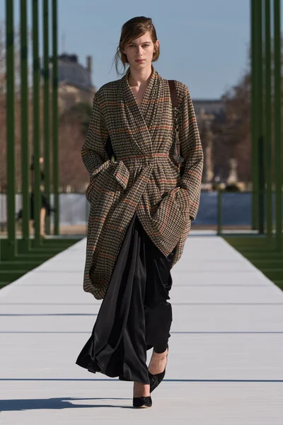 Look 46